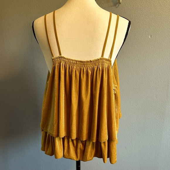 XHILATATION VELVETY GOLD TOP. Size XXL. - Picture 5 of 8